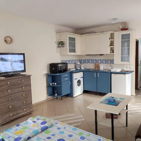- студио в кв сарафово с морски изглед Appartement
